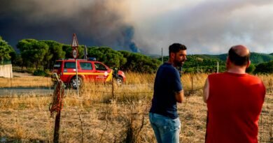 El incendio de Niebla (Huelva) está “fuera de la capacidad de extinción” y obliga a desalojar a 800 personas tras afectar a más de 20.000 hectáreas
