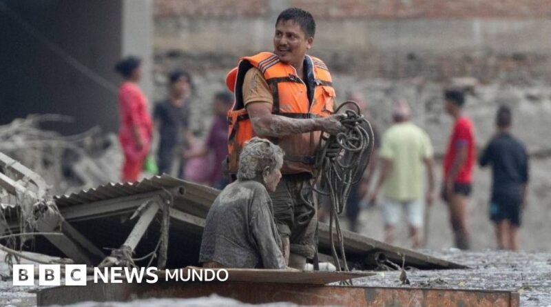 En video: el impacto de una avalancha entre Nepal y Tíbet - BBC News Mundo
