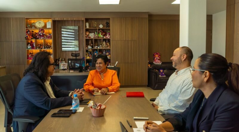 Fiscal se reúne con la titular de la Secretaría de Salud - RR Noticias