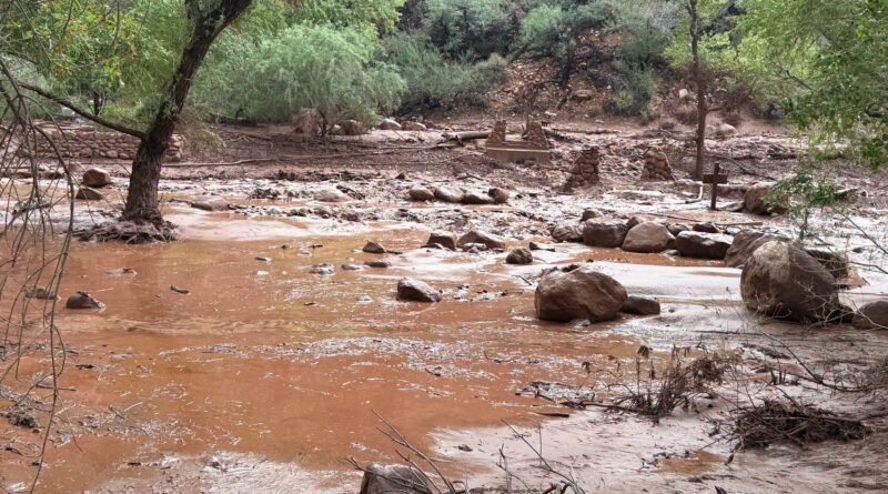 Golpea riada al Gran Cañón; buscan a más de 20 desaparecidos - RR Noticias