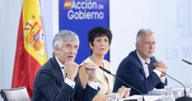 Guerra de versiones entre Marlaska y Robles sobre los informes que hizo el CNI para avanzar la crisis de Ceuta