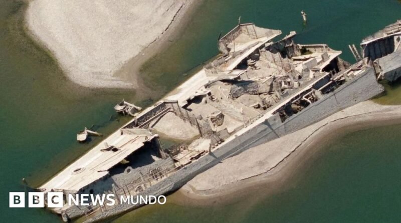 Huesos de mamut, buques nazis y bombas sin explotar: los vestigios del pasado que sacó a la luz la histórica sequía en Europa - BBC News Mundo