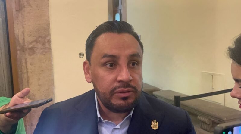 Inicia revisión para negar licencias de conducir a deudores alimentarios - RR Noticias