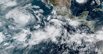 Karina se fortalece; ya es un devastador huracán de categoría 4 - RR Noticias