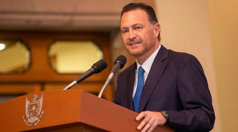 Kuri reconoce labor del comandante Guillermo Lira - RR Noticias