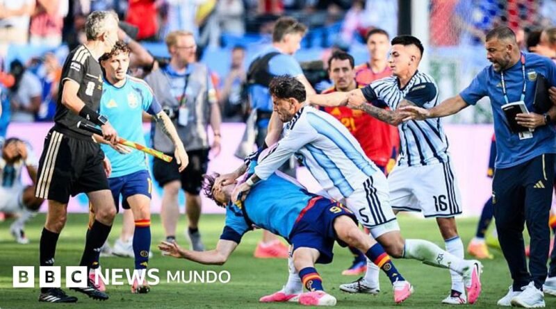 La FIFA sanciona con 10 partidos al argentino Leandro Paredes por el altercado con jugadores de España tras la final del Mundial 2026 - BBC News Mundo