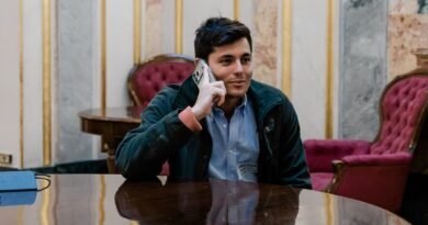 La Mesa del Congreso expedienta de nuevo a Vito Quiles, que se expone a perder su acreditación definitivamente