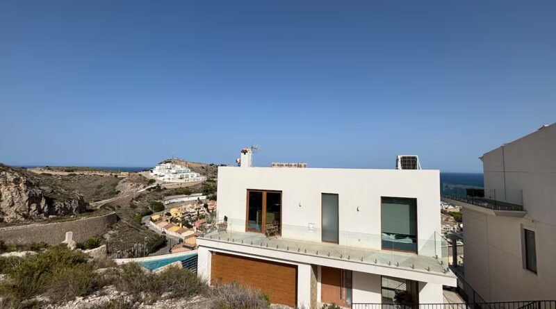 La extraña muerte de un matrimonio irlandés en el jacuzzi de una casa de Cullera (Valencia)