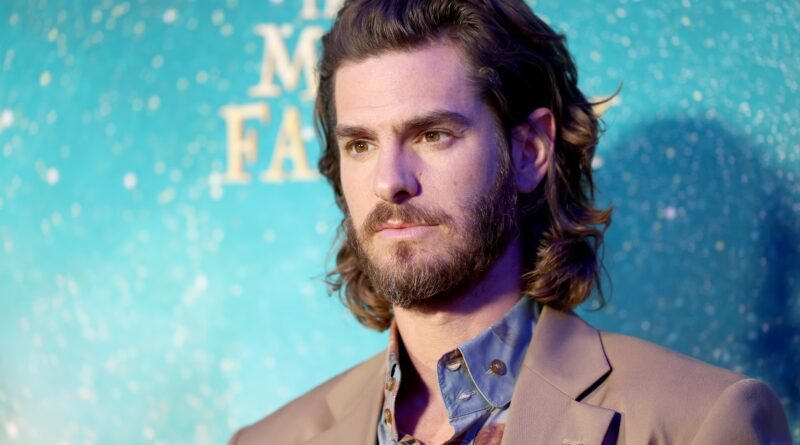 La opinión sin filtros de Andrew Garfield sobre el uso del bótox en Hollywood y la IA