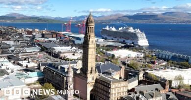 La pequeña ciudad escocesa que busca migrantes para frenar la caída de su población - BBC News Mundo
