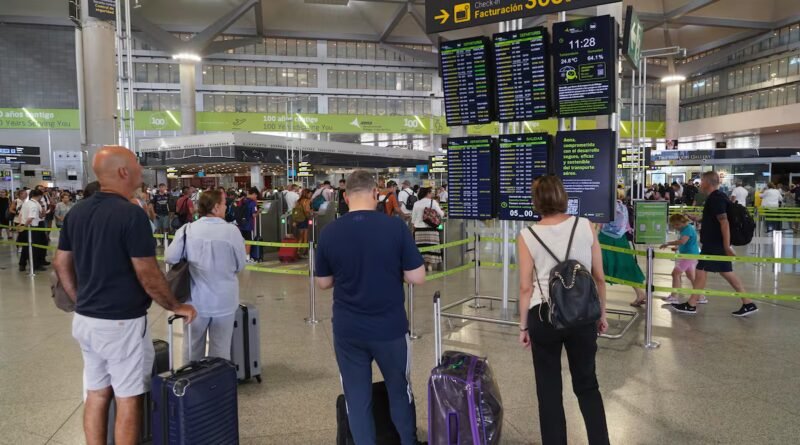 La presencia de un dron cerca del aeropuerto de Málaga obliga a su cierre durante 30 minutos