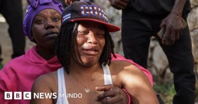 Las imágenes que reflejan el dolor y la rabia en Kenscoff, la localidad de Haití donde bandas criminales asesinaron a 47 personas en una sola noche - BBC News Mundo