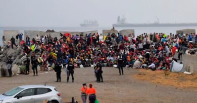 Las mafias encarecen hasta los 9.000 euros lo que cobran a los migrantes por llevarles de Ceuta a la Península