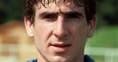 “Le tenía que haber dado más fuerte”: Éric Cantona, el futbolista que convirtió una patada a un racista en un evento social