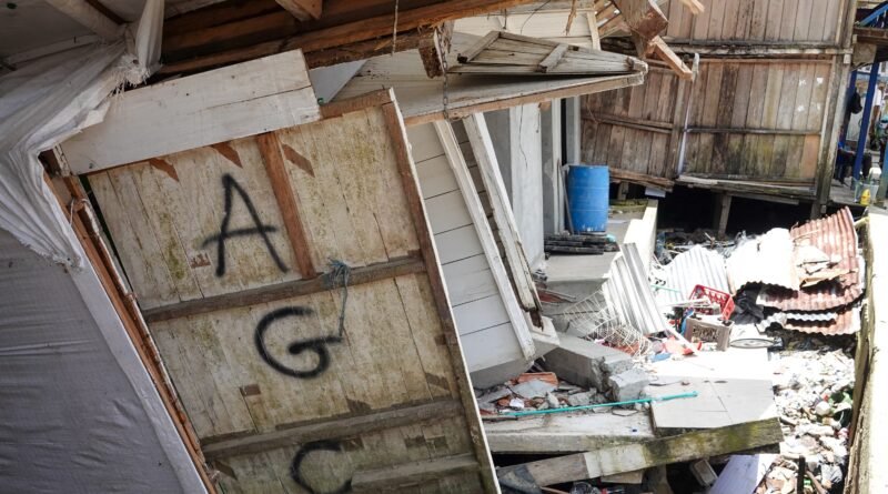 Los desplazados por el conflicto que volvieron a perderlo todo por el terremoto en Colombia: “Llegamos sin nada y volvemos a estar sin nada”
