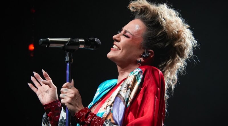 María José logra rotundo sold out en el Auditorio Nacional y confirma su fuerza en el pop mexicano - RR Noticias