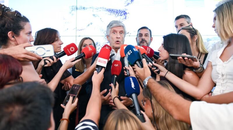Marlaska envía a Ceuta más policías de Extranjería para acelerar la expulsión de 5.000 migrantes