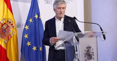 Marlaska insiste en que el CNI no alertó de una llegada masiva de migrantes a Ceuta 