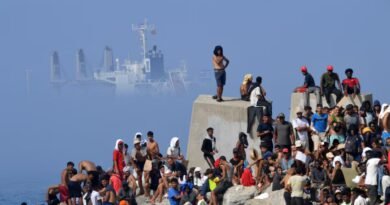 Marruecos despliega cientos de policías y militares en la frontera ante los llamamientos a una nueva irrupción masiva
