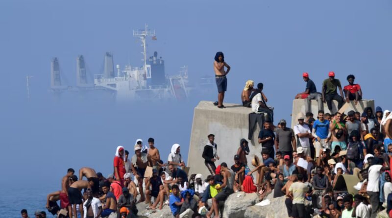 Marruecos despliega cientos de policías y militares en la frontera ante los llamamientos a una nueva irrupción masiva
