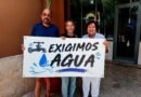 Alfredo Cuyar, Dhara Rivera y Ángeles Acosta, de la coalición Exigimos Agua. 
