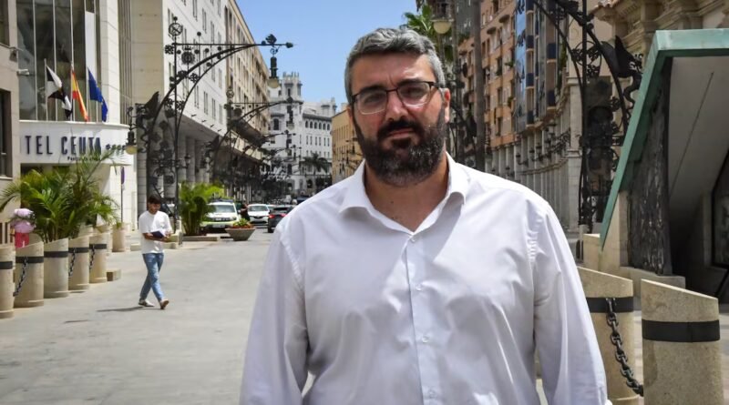Melchor León, socialista crítico con la gestión de la crisis en Ceuta: “Que un gobierno de mi partido nos abandone es muy triste”