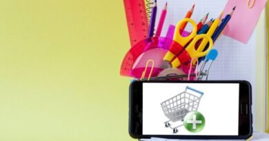 Mientras el gobierno debate el uso de celulares en escuelas, más padres compran útiles desde el celular