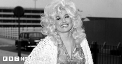 Muere Dolly Parton: la fabulosa vida de una de las estrellas más queridas en imágenes - BBC News Mundo