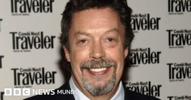 Muere a los 80 años Tim Curry, actor de 