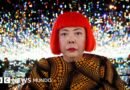 Muere a los 97 años Yayoi Kusama, la artista japonesa que convirtió los lunares en un símbolo del arte contemporáneo - BBC News Mundo