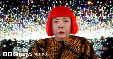 Muere a los 97 años Yayoi Kusama, la artista japonesa que convirtió los lunares en un símbolo del arte contemporáneo - BBC News Mundo