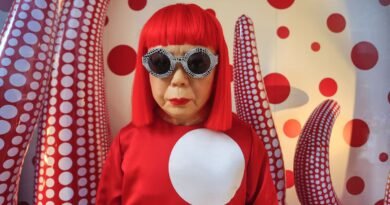 Muere a los 97 años Yayoi Kusama, la artista que convirtió los lunares en exponente de la psicodelia