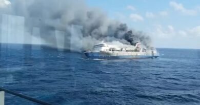 Mueren cinco personas en Indonesia en el incendio de un ferry con más de 200 pasajeros