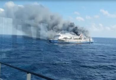 Mueren cinco personas en Indonesia en el incendio de un ferry con más de 200 pasajeros