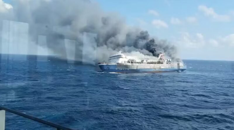 Mueren cinco personas en Indonesia en el incendio de un ferry con más de 200 pasajeros