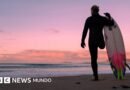 “Perdí una pierna cuando tenía 16 años y ahora soy 4 veces campeón mundial de surf”  - BBC News Mundo