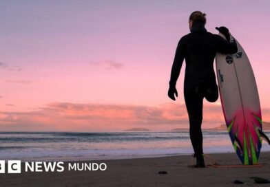 “Perdí una pierna cuando tenía 16 años y ahora soy 4 veces campeón mundial de surf”  - BBC News Mundo