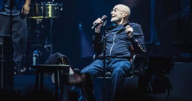 Phil Collins habla de su hospitalización casi mortal por su alcoholismo: “Mis órganos se estaban paralizando. La gente venía a despedirse”