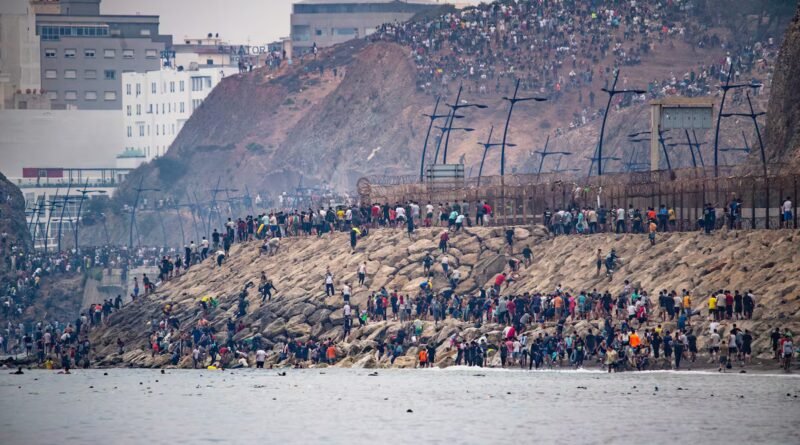 Por qué Ceuta es el epicentro de una tenebrosa lucha internacional