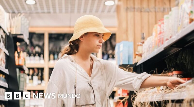 Por qué cada vez más turistas disfrutan visitando supermercados durante sus vacaciones - BBC News Mundo