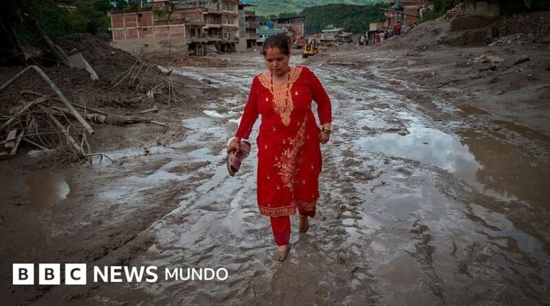 Qué causó la avalancha y otras 3 preguntas sobre la tragedia que dejó cientos de muertos y desaparecidos en Nepal y Tíbet - BBC News Mundo