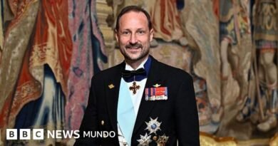 Quién es Haakon VIII, el nuevo rey de Noruega que asume la corona en tiempos turbulentos para la monarquía del país nórdico - BBC News Mundo