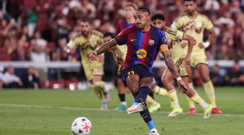 Raphinha sobrevive a la canícula y el Barcelona se lleva el Gamper