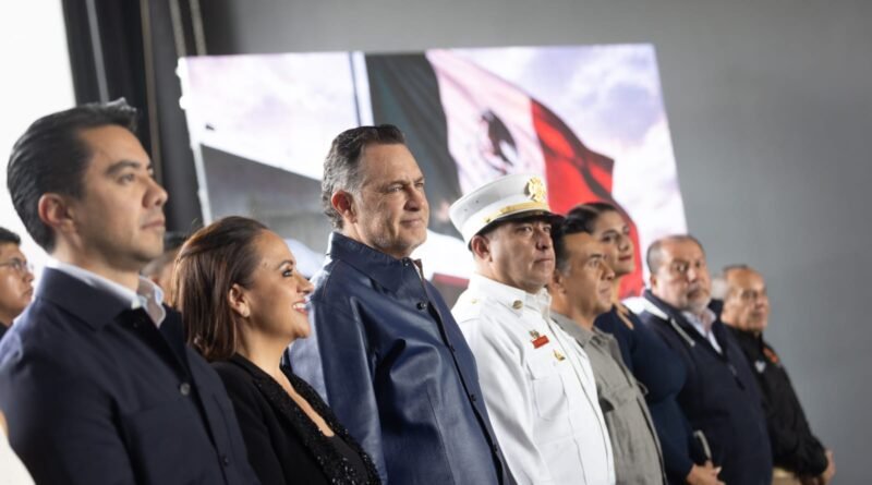 Reconoce Gobernador labor de Bomberos de San Juan del Río en defensa de Querétaro - RR Noticias