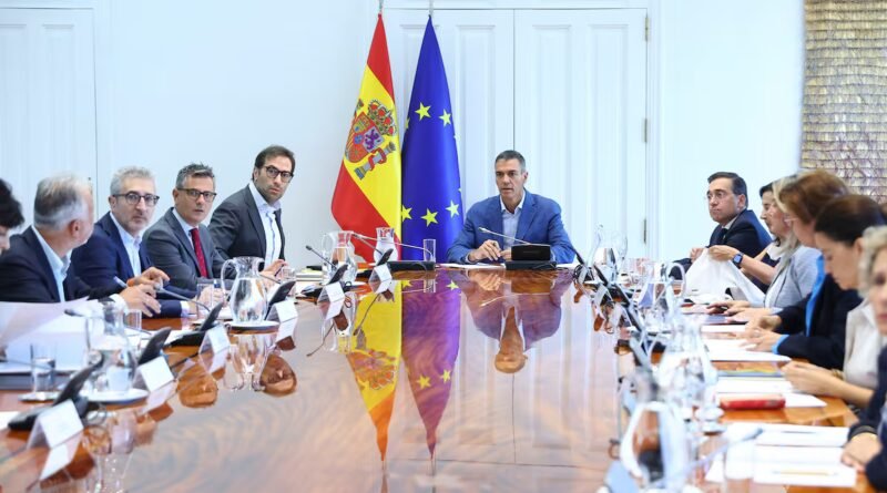 Sánchez destina otros 165 millones a recuperar Ceuta y aplacar una crisis que altera el nuevo curso