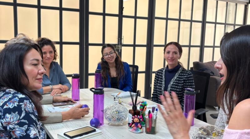 Secretaría de las Mujeres ofrece espacios para emprendedoras - RR Noticias