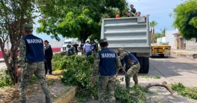Semar activó el Plan Marina en auxilio de damnificados por la intensa lluvia nocturna en Mazatlán - RR Noticias