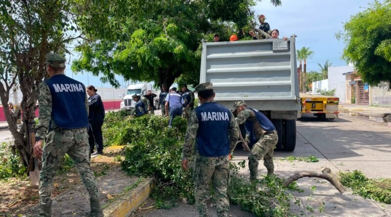 Semar activó el Plan Marina en auxilio de damnificados por la intensa lluvia nocturna en Mazatlán - RR Noticias