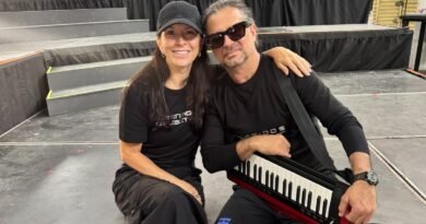 Sentidos Opuestos regresa al Auditorio Nacional tras 25 años con un concierto lleno de nostalgia y sorpresas - RR Noticias