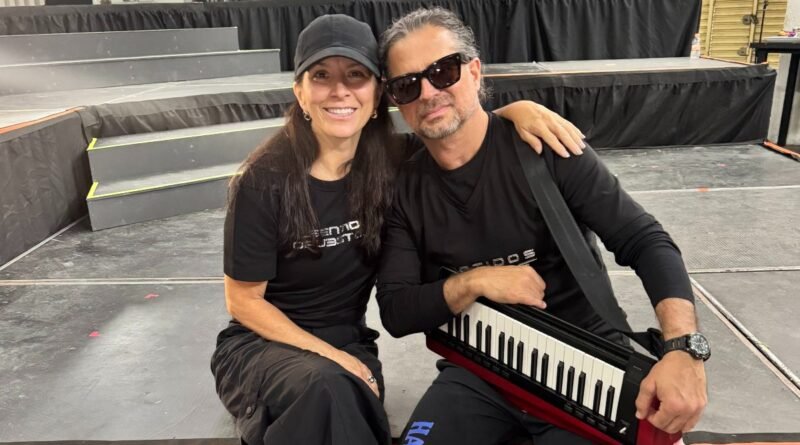 Sentidos Opuestos regresa al Auditorio Nacional tras 25 años con un concierto lleno de nostalgia y sorpresas - RR Noticias
